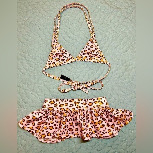🐾 👙 HP 🎉Leopard Print Dog Bikini Size Medium - Picture 1 of 3